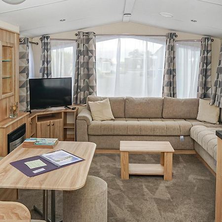 Silver Birch Caravan Park Talacre エクステリア 写真