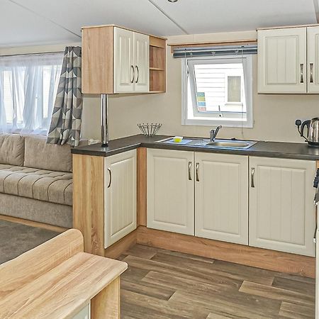 Silver Birch Caravan Park Talacre エクステリア 写真
