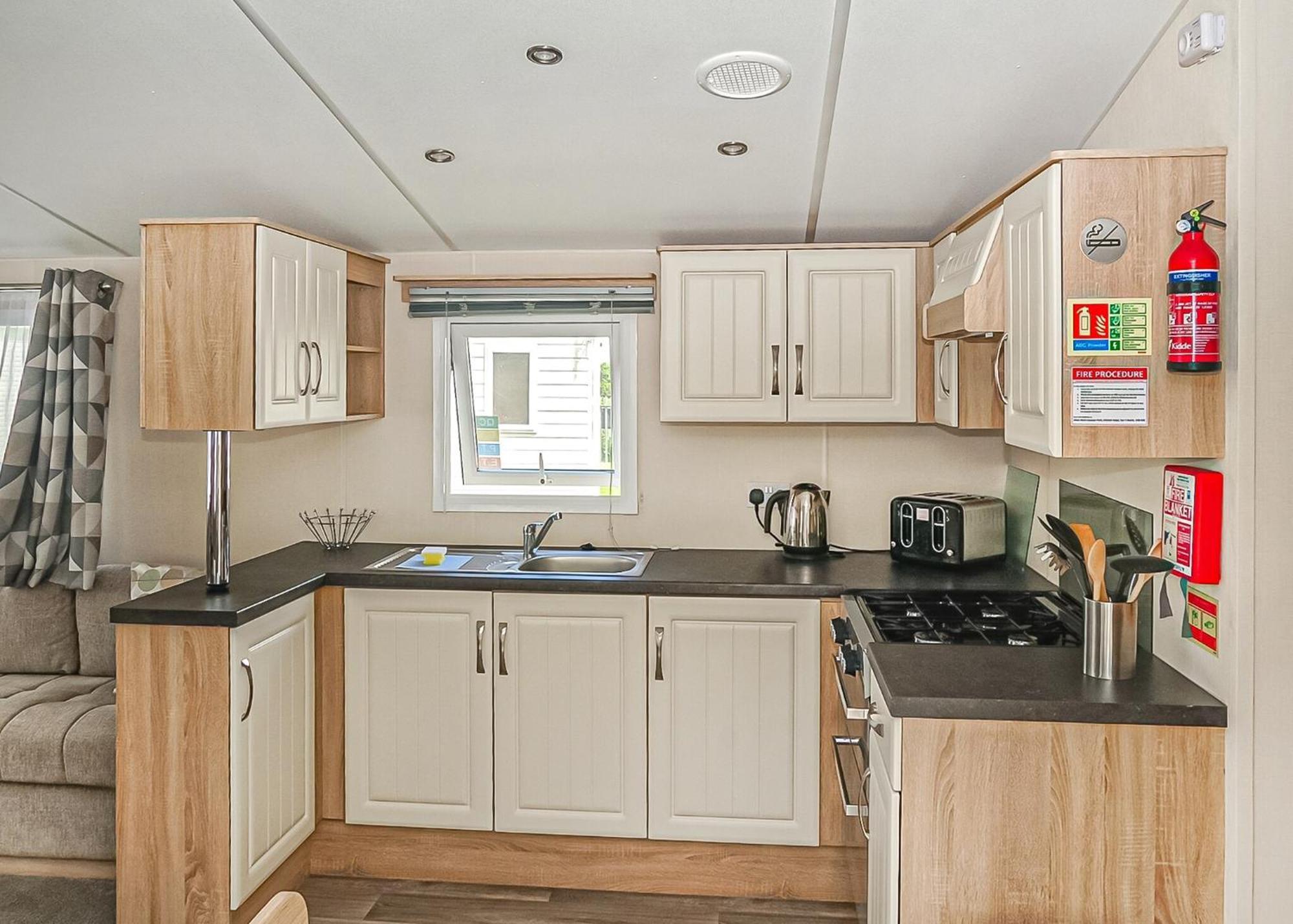 Silver Birch Caravan Park Talacre エクステリア 写真